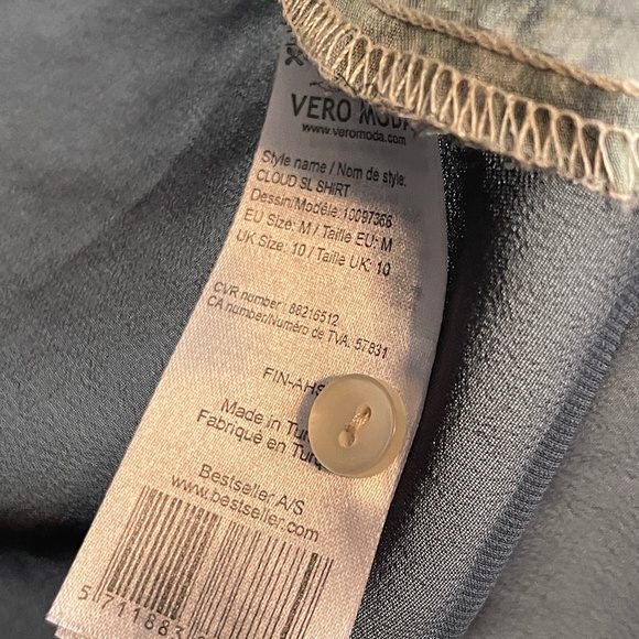 EUC RARE Vero Moda Corsair Cloud Sleeveless Semi Sheer Blouse Size Medium - Picture 6 of 8